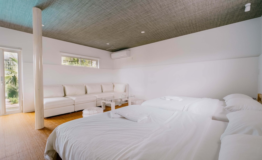 客室1 | CASABLANCA POOL HOUSE – KAMAKURA 客室1 | CASABLANCA POOL HOUSE – KAMAKURA