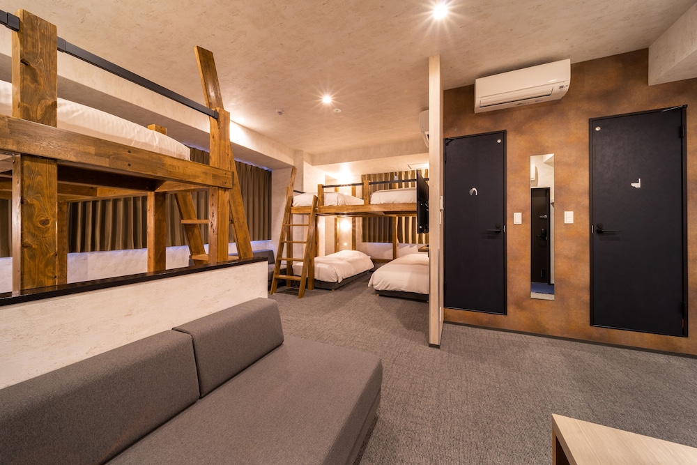 ファミリースイートルーム 客室2 | WELLSTAY 難波