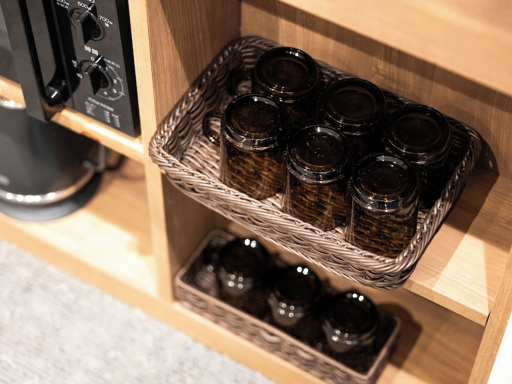 ファミリースイートルーム 専用キッチン3 | WELLSTAY 難波