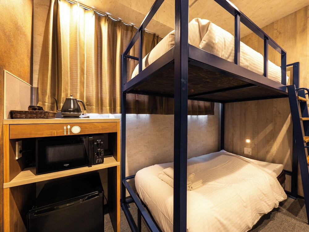 スタンダード ツインルーム 客室8 | WELLSTAY 難波