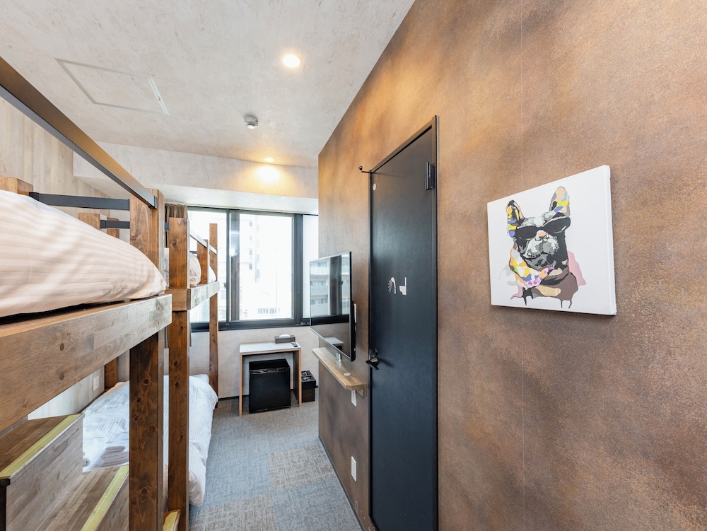4 人部屋 客室5 | WELLSTAY 難波