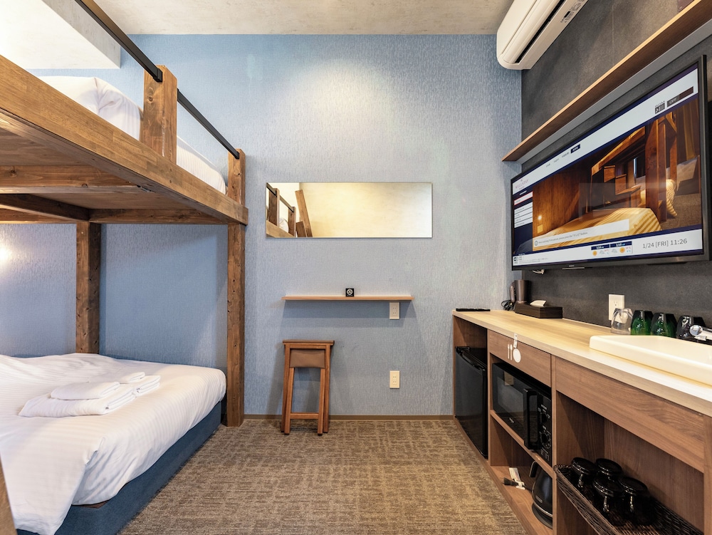 4人部屋ロフト付き 客室6 | WELLSTAY 難波