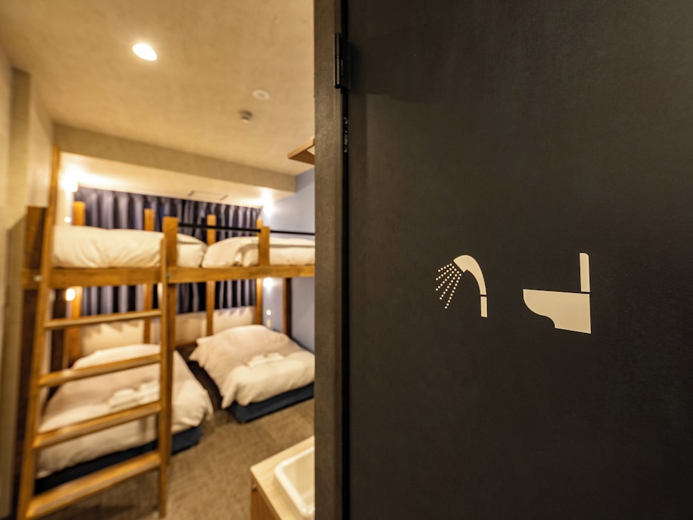 4人部屋ロフト付き 客室5 | WELLSTAY 難波