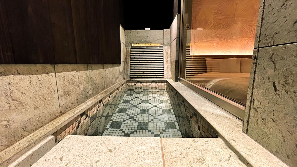 [デラックス] Hana-花-半露天風呂なし バスルーム0 | Nazuna 京都 椿通