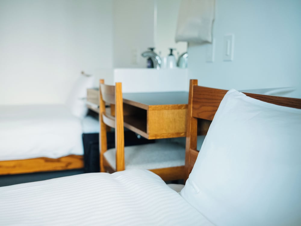 ベーシック ツインルーム 共用バスルーム 客室4 | KéFU stay & lounge