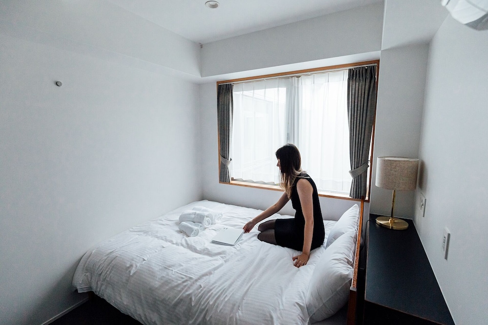 コンフォート ダブルルーム 専用バスルーム 客室1 | KéFU stay & lounge