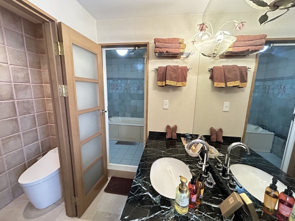 クィーン ダブルルーム バスルーム1 | ホテルピュリッツァー自由が丘