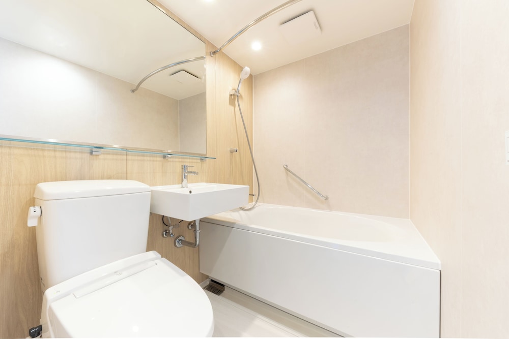 [オーシャンビュー] スーペリアフォース (バス付) 禁煙 バスルーム0 | 亀の井ホテル 焼津