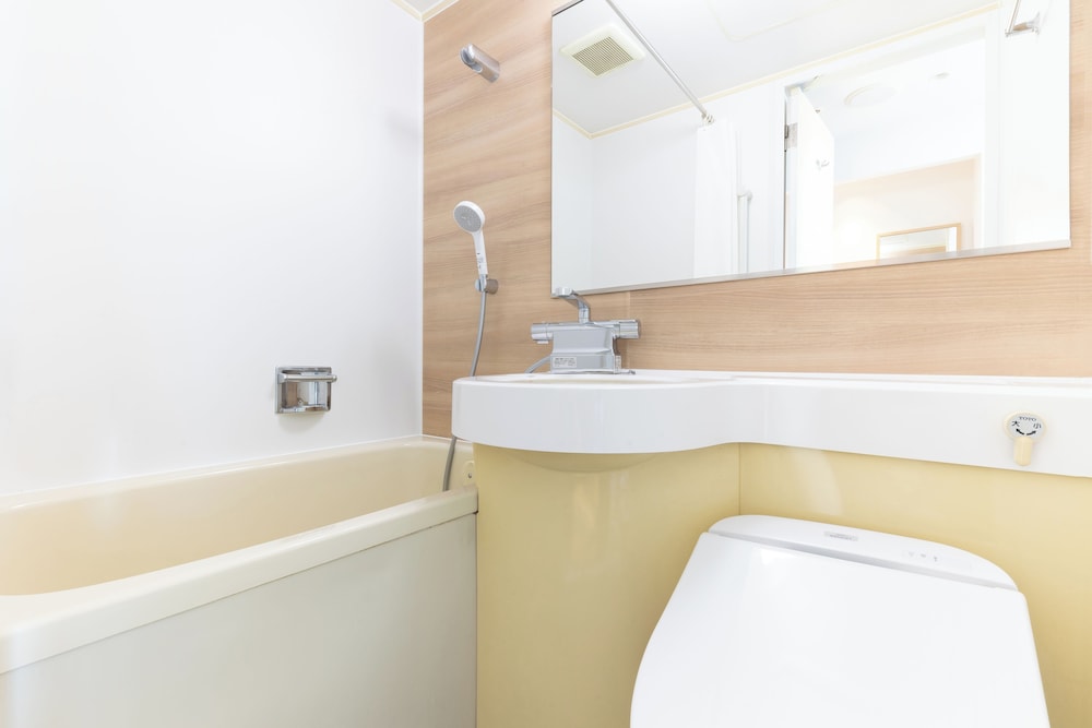 [オーシャンビュー] スタンダードツイン (バス付) 禁煙 バスルーム0 | 亀の井ホテル 焼津