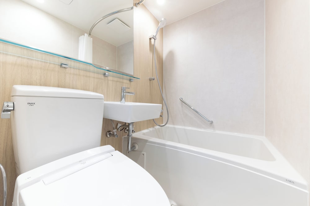 [フォレストビュー] スーペリアフォース（バス付）禁煙 バスルーム0 | 亀の井ホテル 焼津