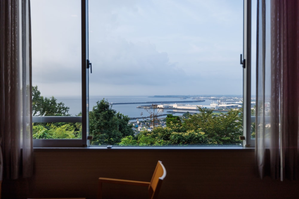 [オーシャンビュー] 和洋室 (バス付) 禁煙 客室2 | 亀の井ホテル 焼津