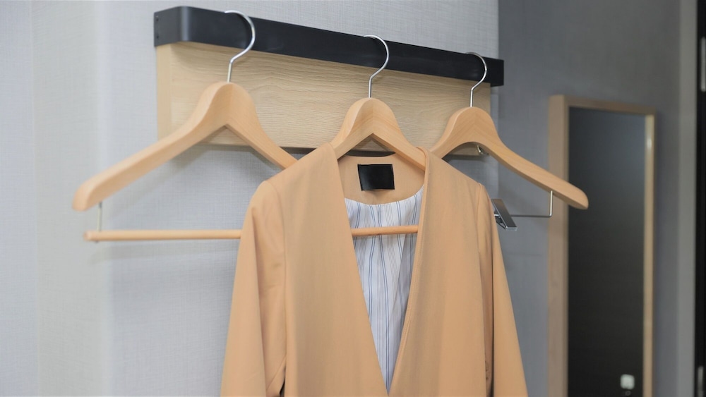 スタンダード ダブルルーム ダブルベッド 1 台 禁煙 客室の設備とサービス8 | スーパーホテル Premier 下関