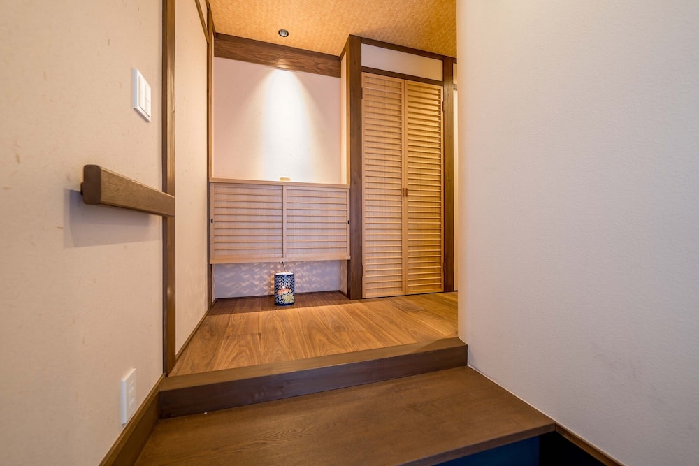 内部エントランス1 | RESI STAY Villa Silktree