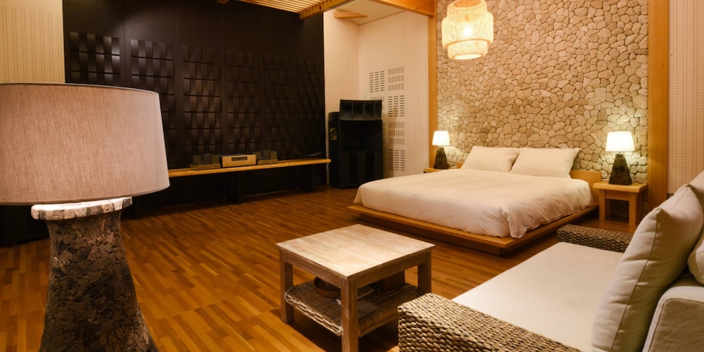 アルテック | 湖畔遊