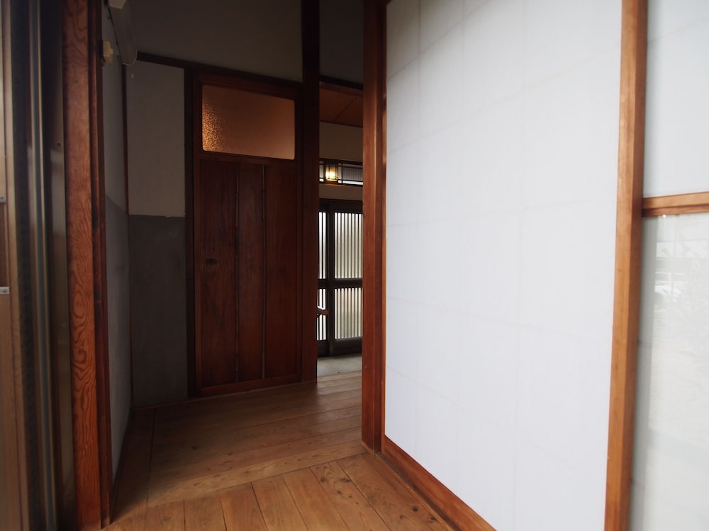 廊下1 | New Okazaki House for 6