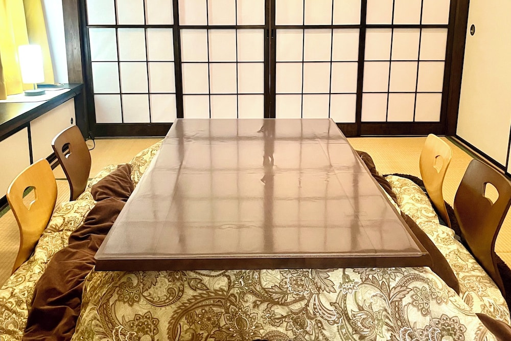 貸別荘「みつ葉邸」定員16名 禁煙 リビング エリア17 | みつば邸