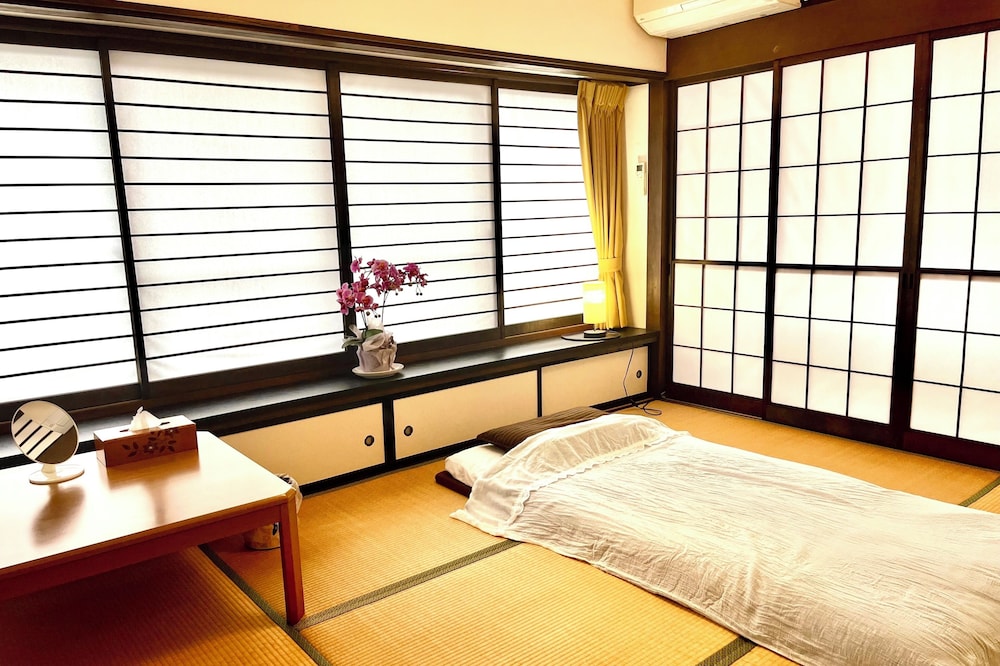 貸別荘「みつ葉邸」定員16名 禁煙 客室11 | みつば邸