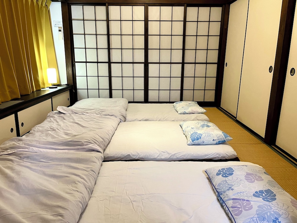 貸別荘「みつ葉邸」定員12名 客室19 | みつば邸