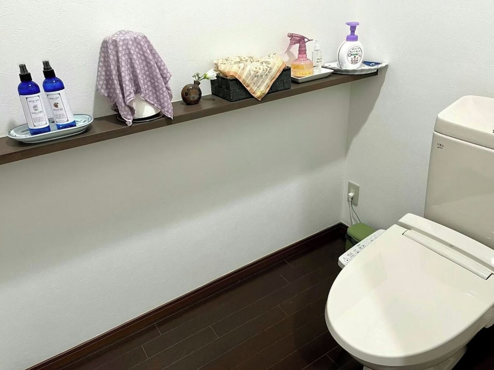 貸別荘「みつ葉邸」定員16名 禁煙 バスルーム2 | みつば邸