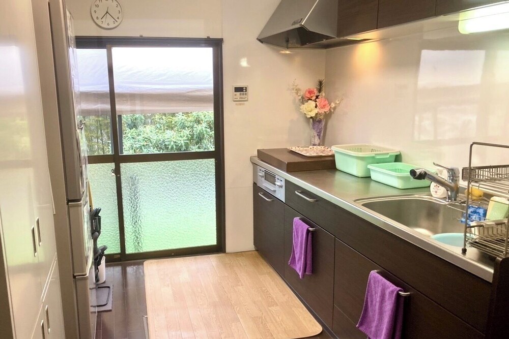 貸別荘「みつ葉邸」定員16名 禁煙 専用キッチン11 | みつば邸