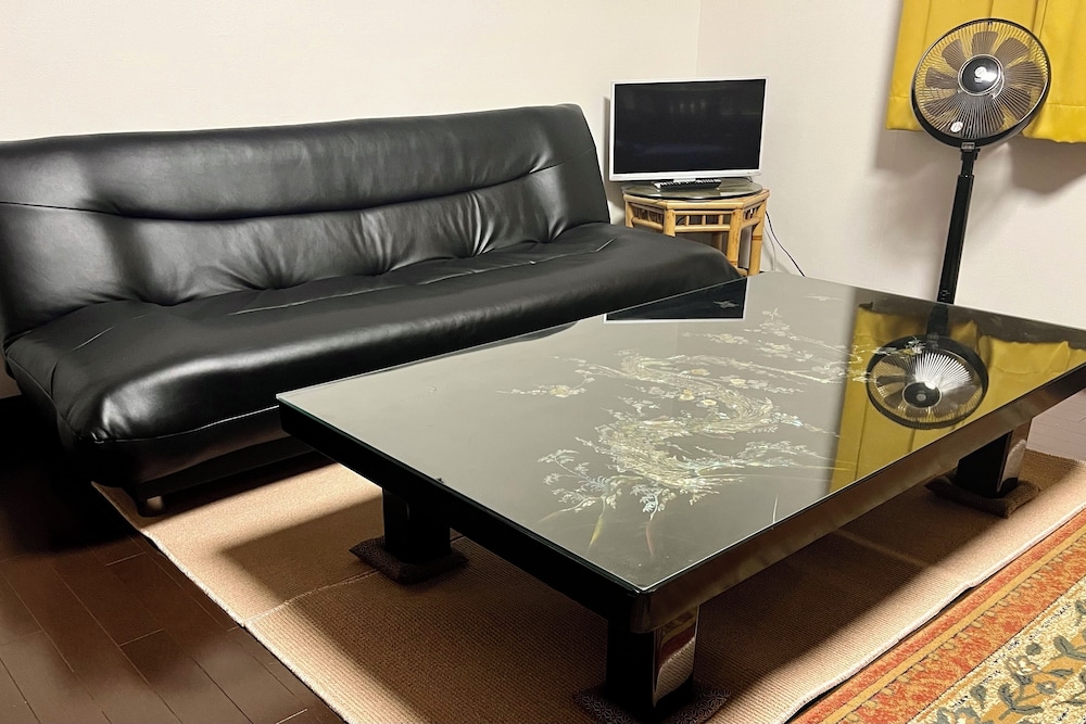 貸別荘「みつ葉邸」定員16名 禁煙 リビング エリア14 | みつば邸