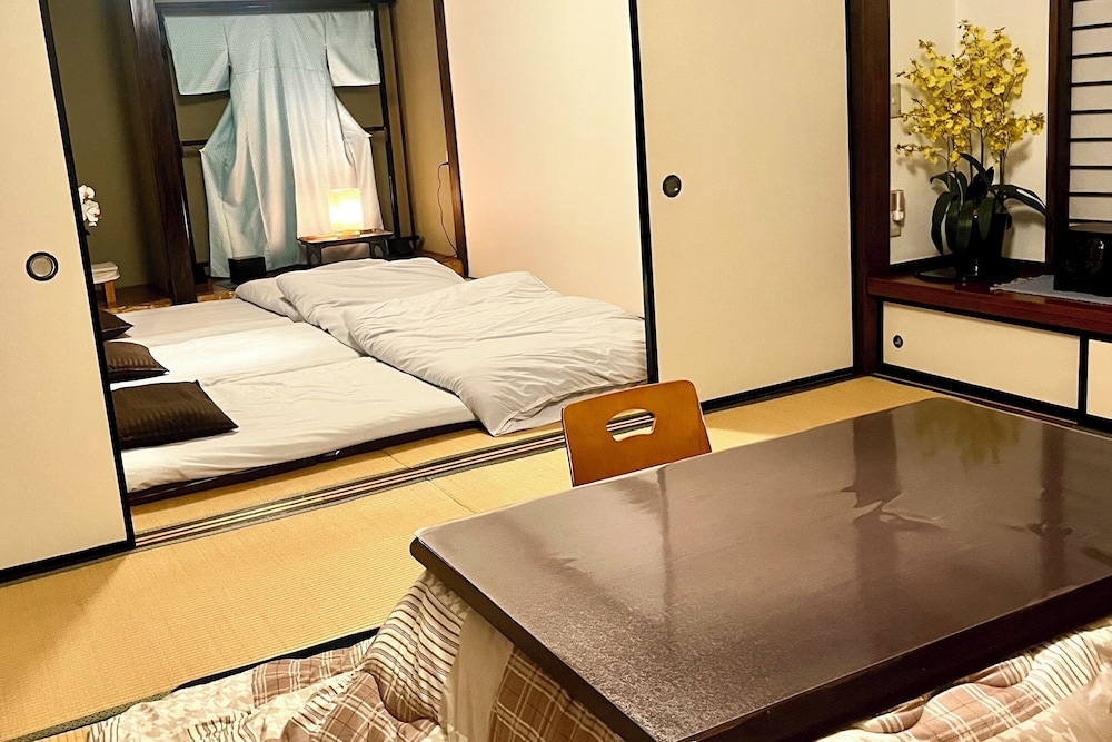 貸別荘「みつ葉邸」定員16名 禁煙 客室12 | みつば邸