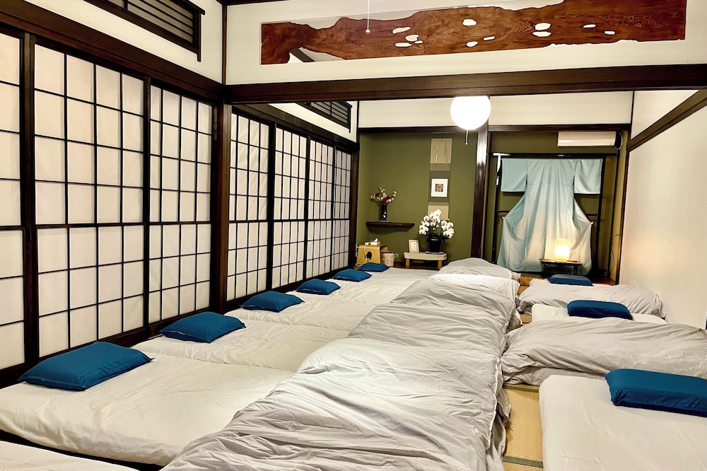 貸別荘「みつ葉邸」定員16名 禁煙 客室9 | みつば邸