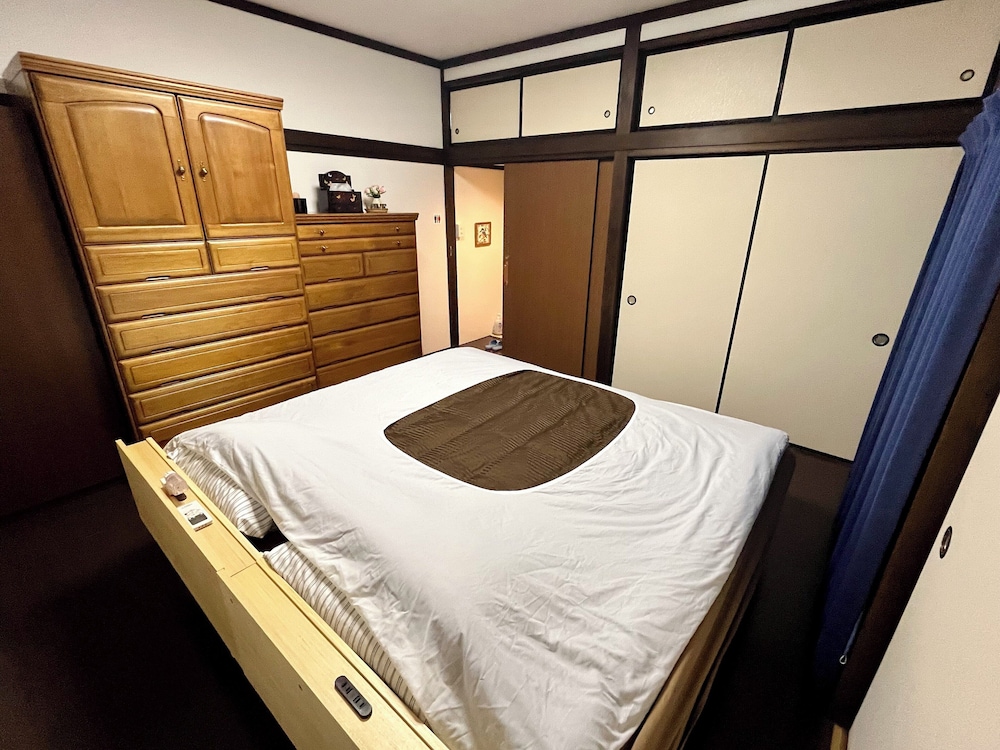 貸別荘「みつ葉邸」定員12名 客室7 | みつば邸