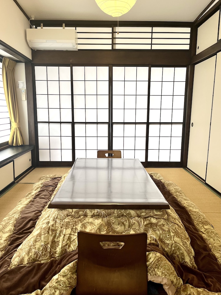 貸別荘「みつ葉邸」定員12名 リビングルーム0 | みつば邸