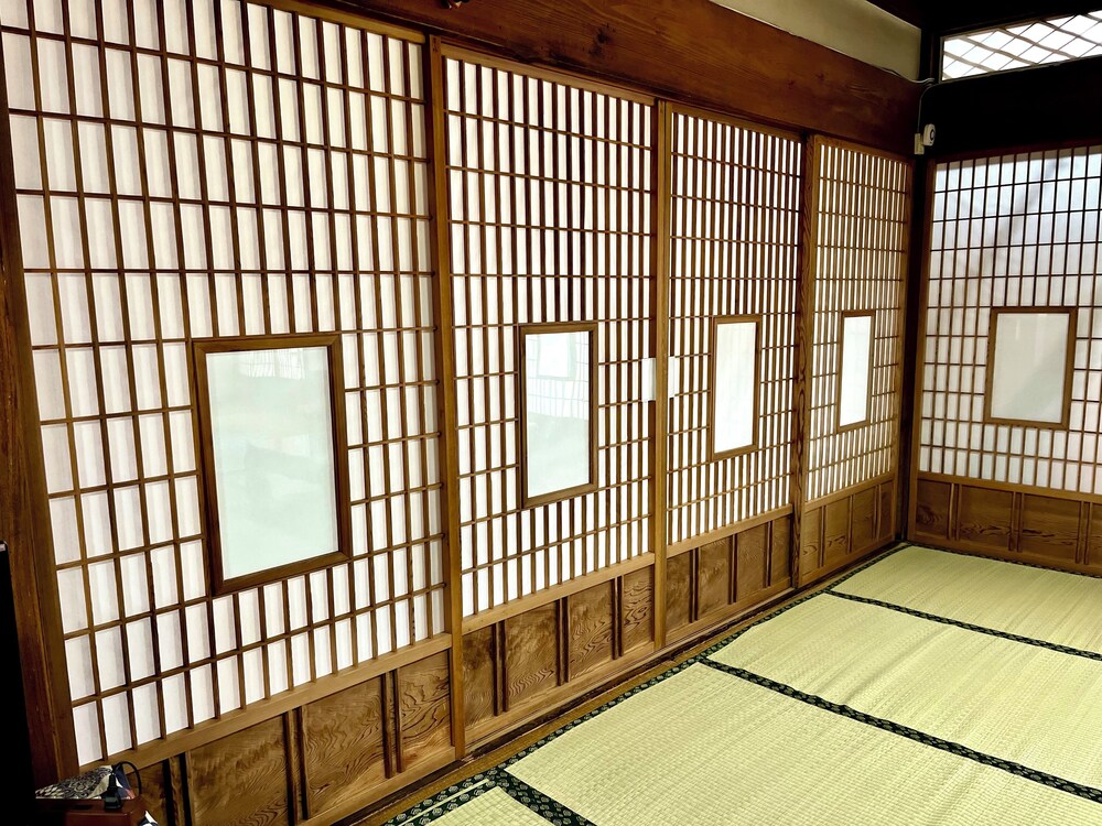 貸別荘「きよみず邸」１階貸切、近隣天然温泉、伊香保・榛名30分、年中BBQ・雨天OK! 最大20名 禁煙 リビング エリア18 | きよみず邸