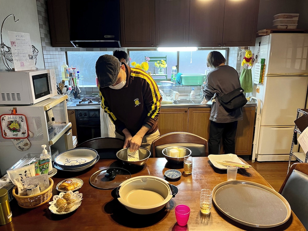 貸別荘「きよみず邸」１階貸切、近隣天然温泉、伊香保・榛名30分、年中BBQ・雨天OK! 最大20名 禁煙 専用キッチン13 | きよみず邸