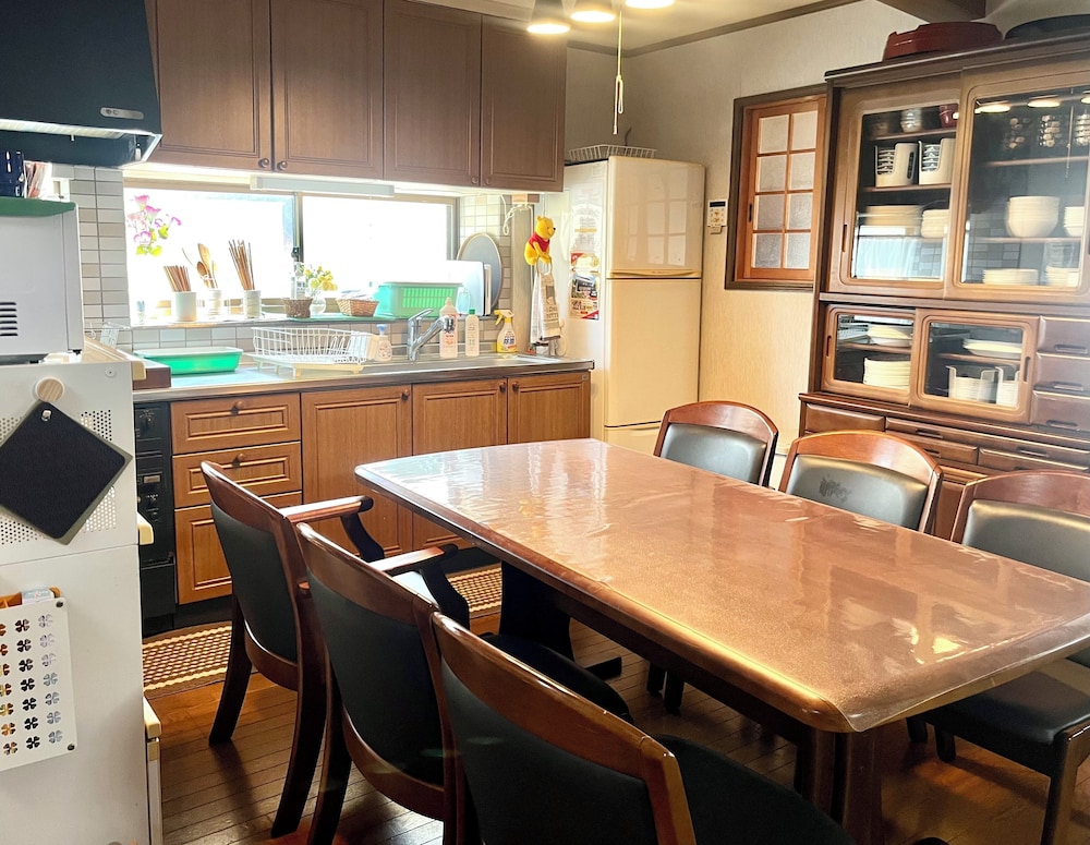 貸別荘「きよみず邸」１階貸切、近隣天然温泉、伊香保・榛名30分、年中BBQ・雨天OK! 最大20名 禁煙 専用キッチン9 | きよみず邸