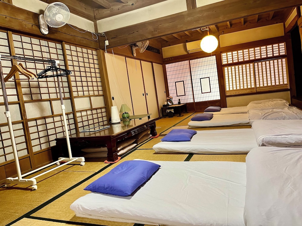貸別荘「きよみず邸」１階貸切、近隣天然温泉、伊香保・榛名30分、年中BBQ・雨天OK! 最大20名 禁煙 客室5 | きよみず邸