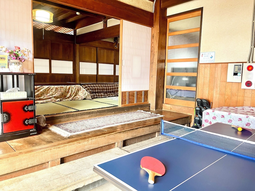貸別荘「きよみず邸」１階貸切、近隣天然温泉、伊香保・榛名30分、年中BBQ・雨天OK! 最大20名 禁煙 リビング エリア11 | きよみず邸
