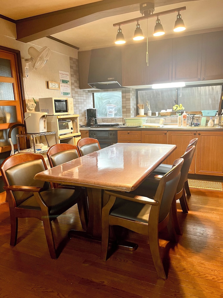 貸別荘「きよみず邸」１階貸切、近隣天然温泉、伊香保・榛名30分、年中BBQ・雨天OK! 最大20名 禁煙 専用キッチン12 | きよみず邸