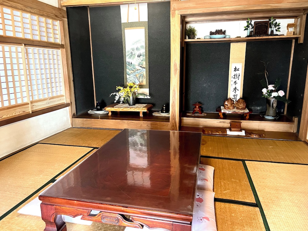 貸別荘「きよみず邸」１階貸切、近隣天然温泉、伊香保・榛名30分、年中BBQ・雨天OK! 最大20名 禁煙 客室4 | きよみず邸