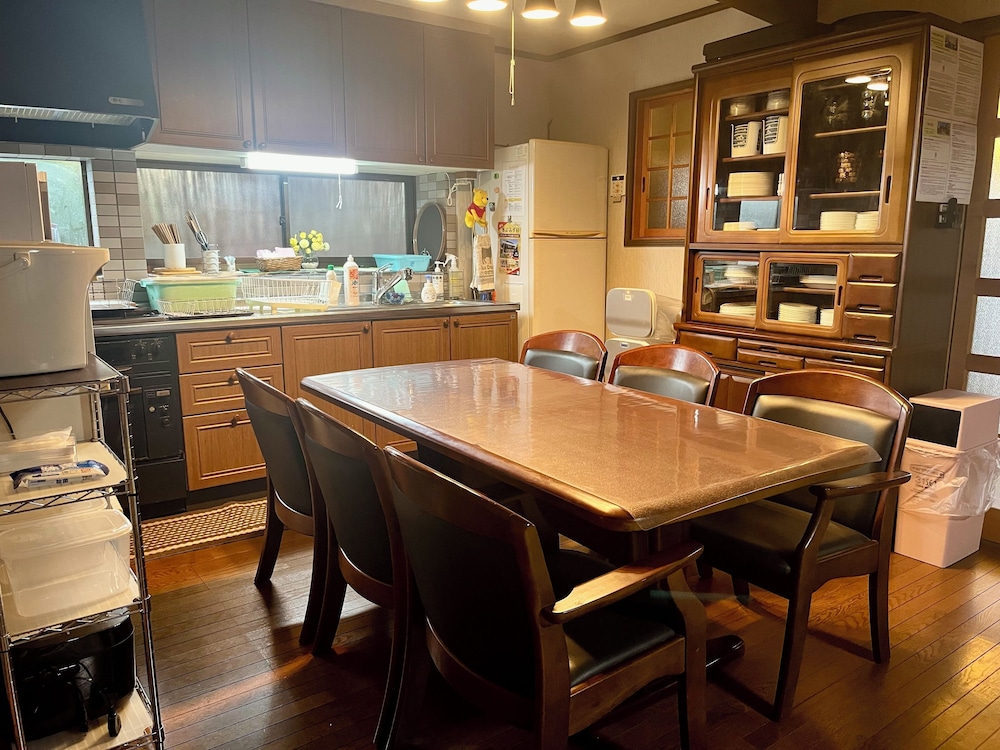 貸別荘「きよみず邸」１階貸切、近隣天然温泉、伊香保・榛名30分、年中BBQ・雨天OK! 最大20名 禁煙 専用キッチン11 | きよみず邸