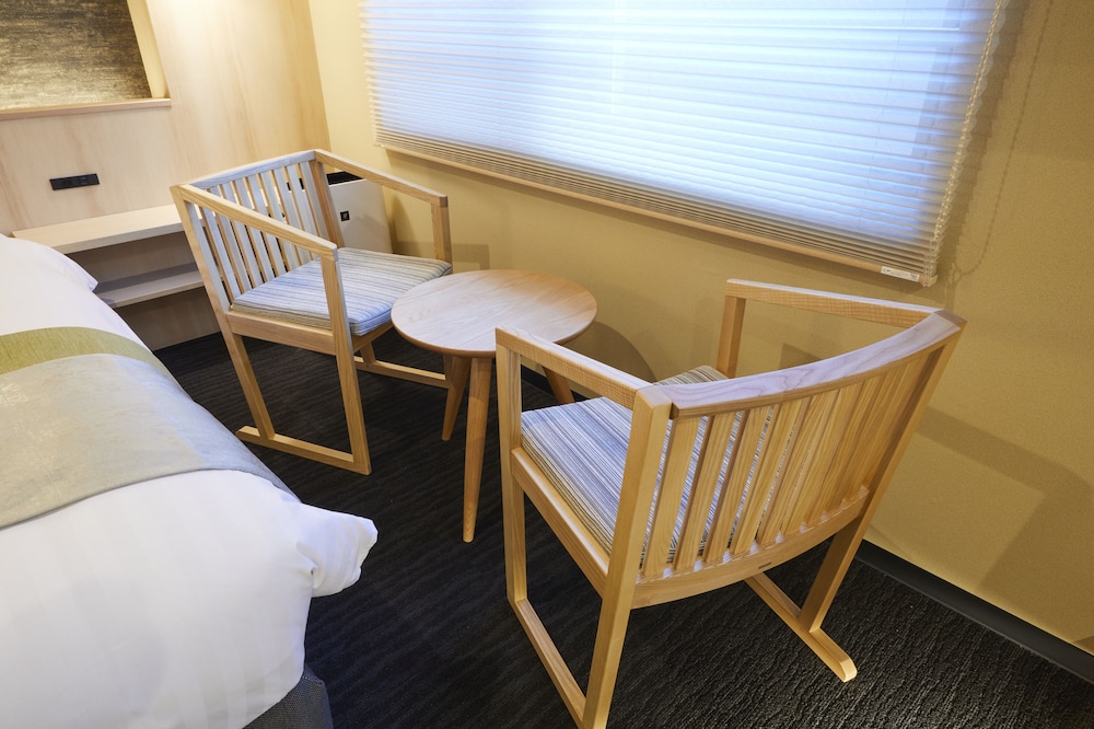 スタンダード ダブルルーム 客室の設備とサービス1 | 鈴 白川南