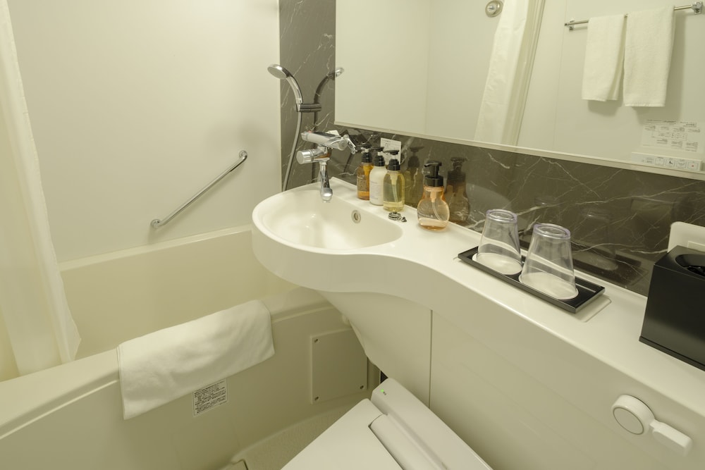 スタンダード ダブルルーム バスルーム1 | トーセイホテル ココネ浅草蔵前