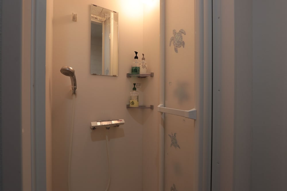 和室 (303) バスルームのシャワー0 | Guesthouse Ivy