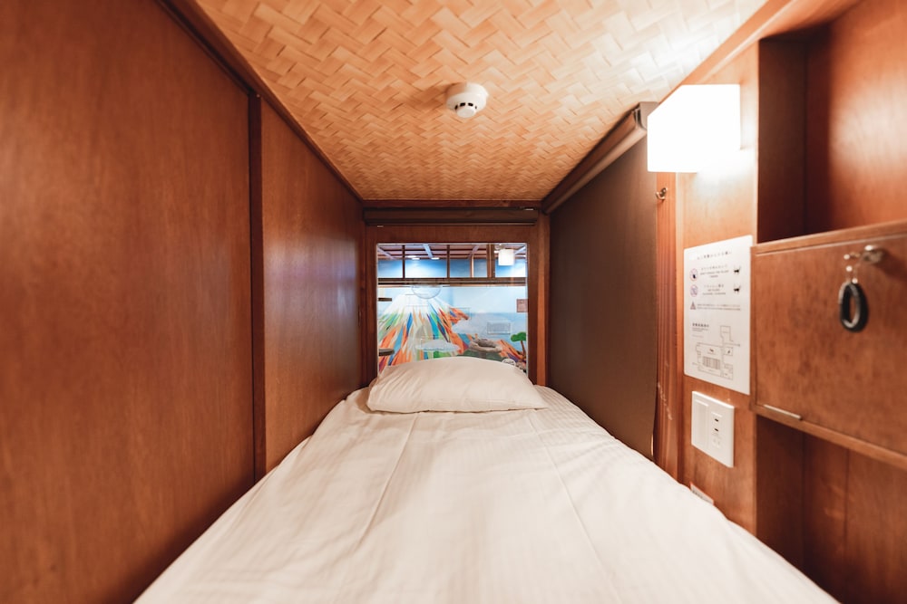 ファミリー ルーム 客室6 | ねこ浴場 & ねこ旅籠 保護猫カフェ ネコパプリック大阪