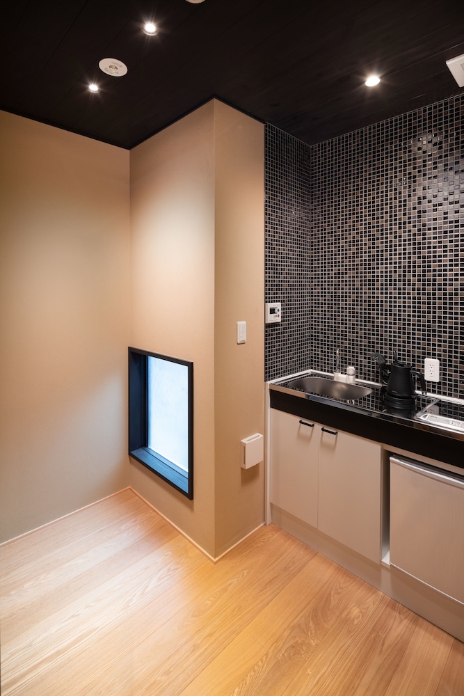 京町家一棟貸し 南側 専用簡易キッチン0 | 奏 九条明田町別邸