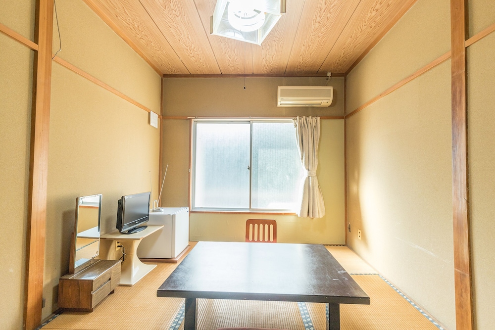2人部屋 共用バスルーム | Tabist みよし旅館 小田原 真鶴