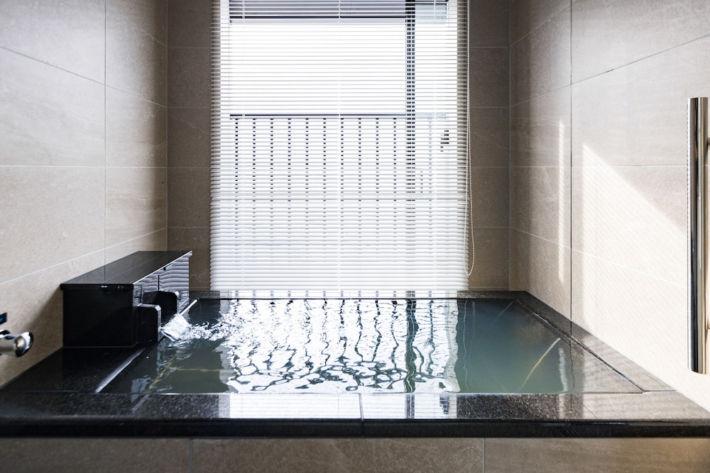 ラグジュアリー ツインルーム 禁煙 バスルーム0 | 東急ステイ函館朝市 灯の湯