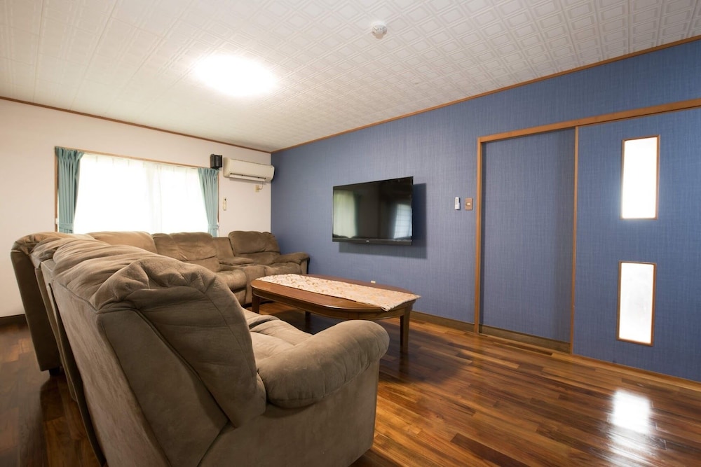 POLEPOLE HOUSE 1棟貸切 リビング エリア0 | Sea Side Guest House POLEPOLE