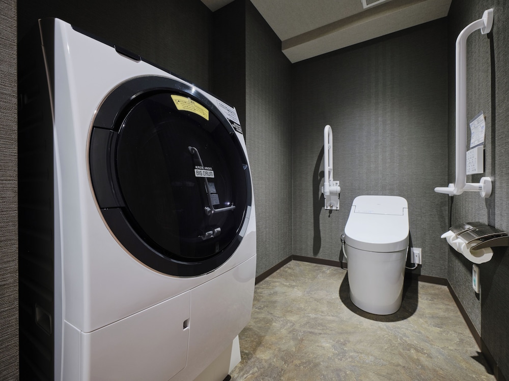 ユニバーサルキングルーム 客室2 | MONday Apart Premium 日本橋