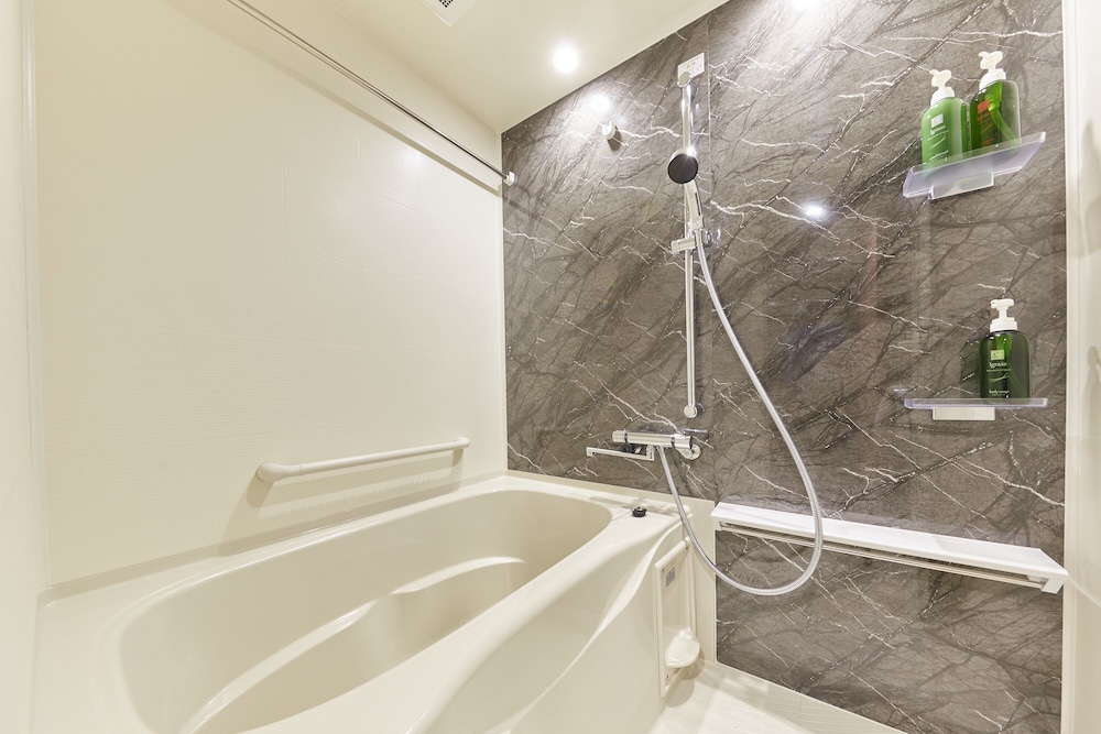 スーペリア ファミリールーム バスルーム1 | MONday Apart 浜松町大門