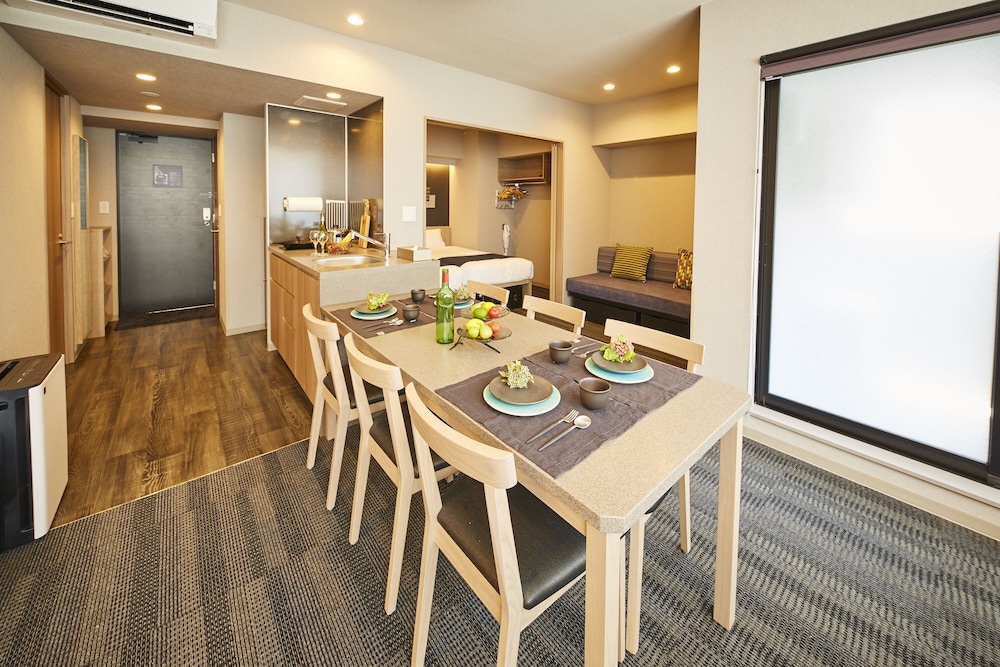 グラン ファミリールーム リビング エリア1 | MONday Apart Premium 浜松町