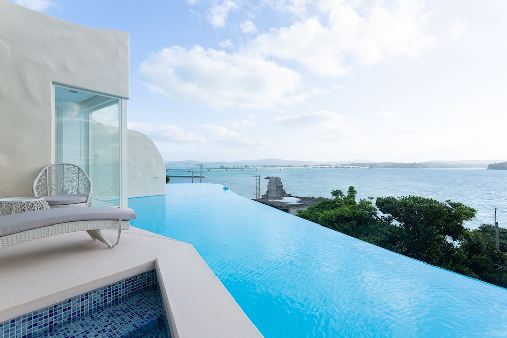 ミコノス（Type B 露天風呂付き・大人定員４名） ビーチ / オーシャン ビュー0 | Yuki Suite Kourijima