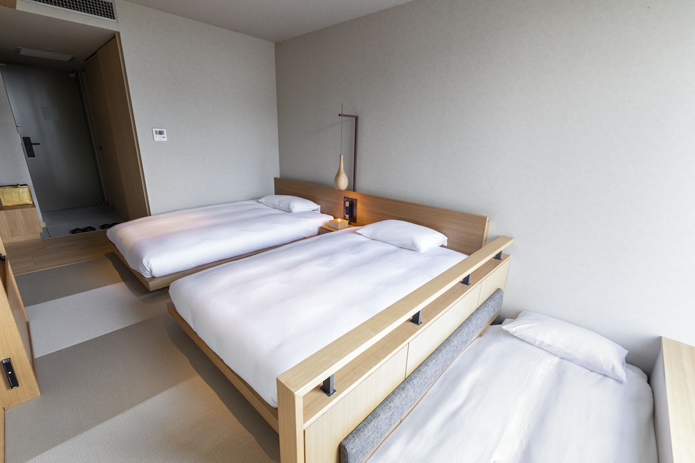 禁煙 高層階ツインルーム シャワートイレ付 3名様用 | ONSEN RYOKAN 由縁 札幌